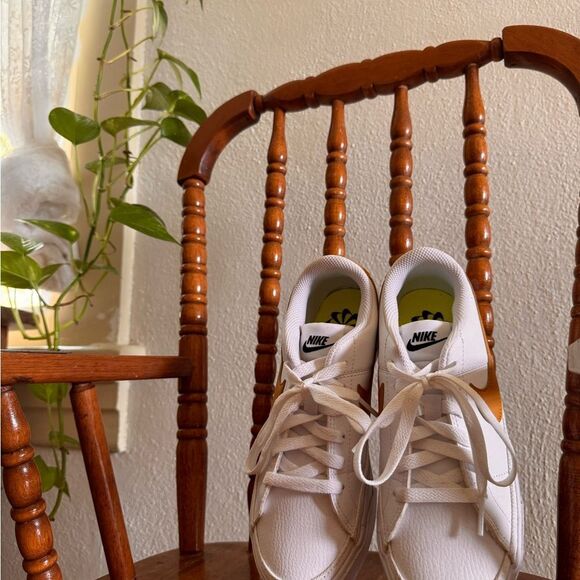 Nike Women's Court Legacy Next Nature Sneakers sz. 5 - Picture 4 of 4